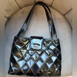 CHANEL Kelly Diamond Stitch Shopper Tote with CC Turnlock Flap black silver
